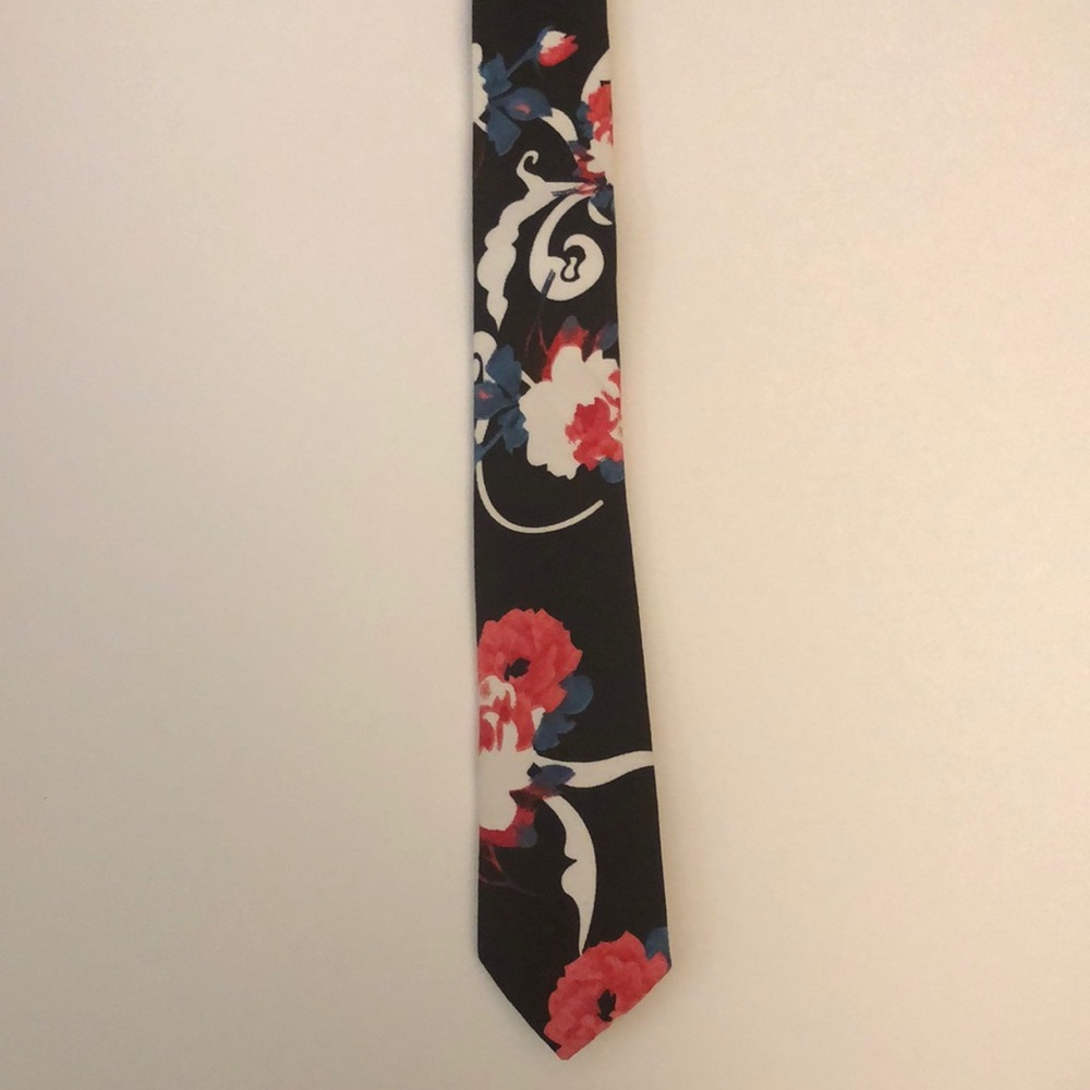 Floral slim tie
